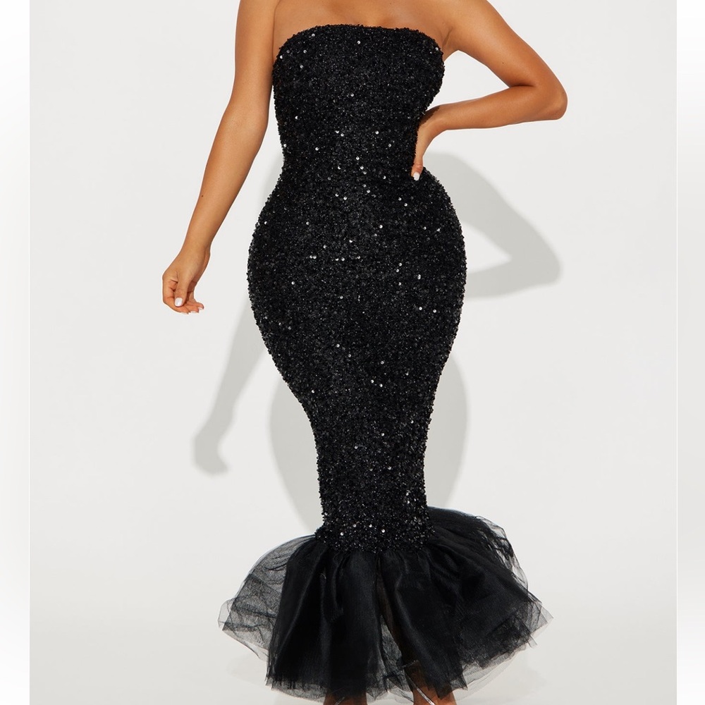 Black sequined mermaid trumpet fit gown